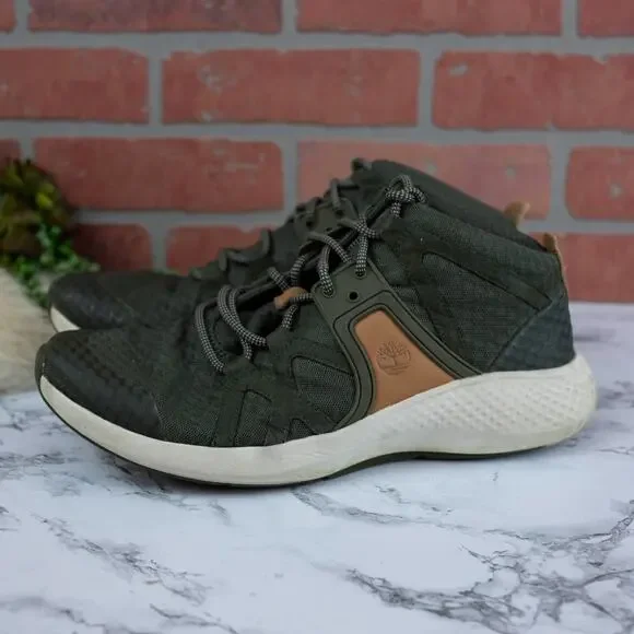 Timberland Flyroam Go Chukka Olive Green Mid Rise Sneaker  display picture 3